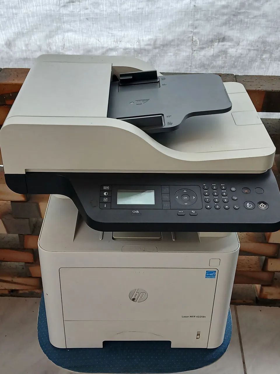 Impressora HP 432fdn - Foto 2