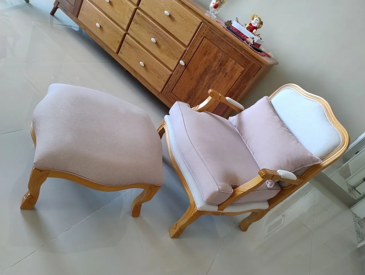 Vendo cadeira estilo Luis XV - Foto 2