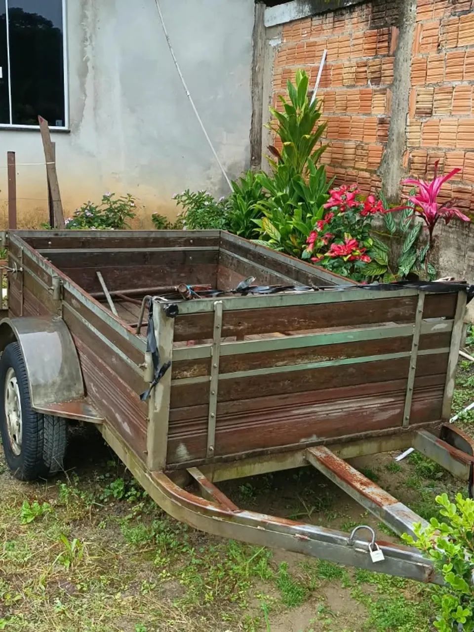 Carretinha de carga de 1 eixo, com documentação em dia. - Foto 2