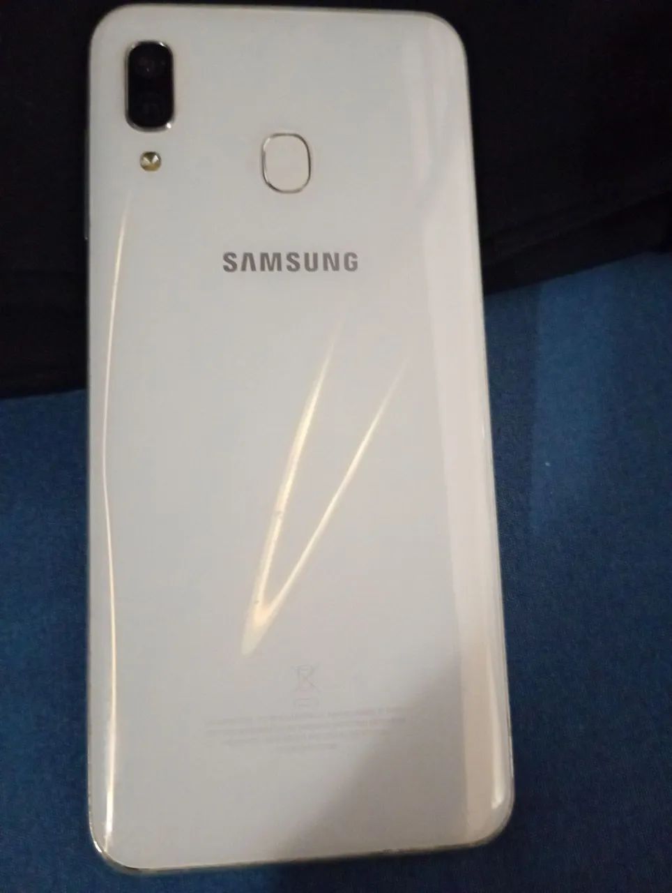Vendo um celular 