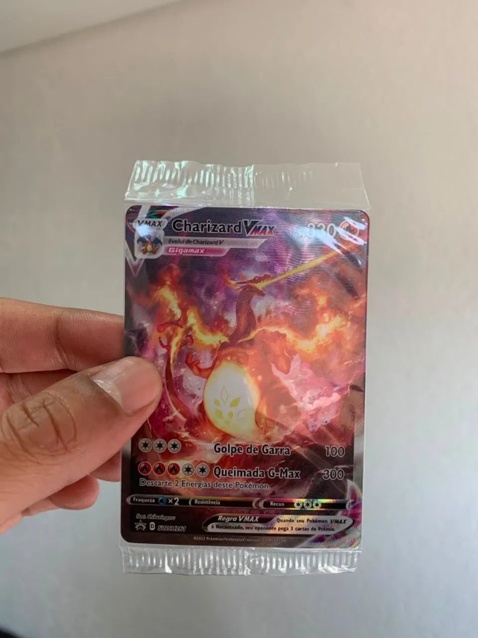 Carta Pokemon Charizard-VMAX - Espada e Escudo - Lacrada - M - Foto 3