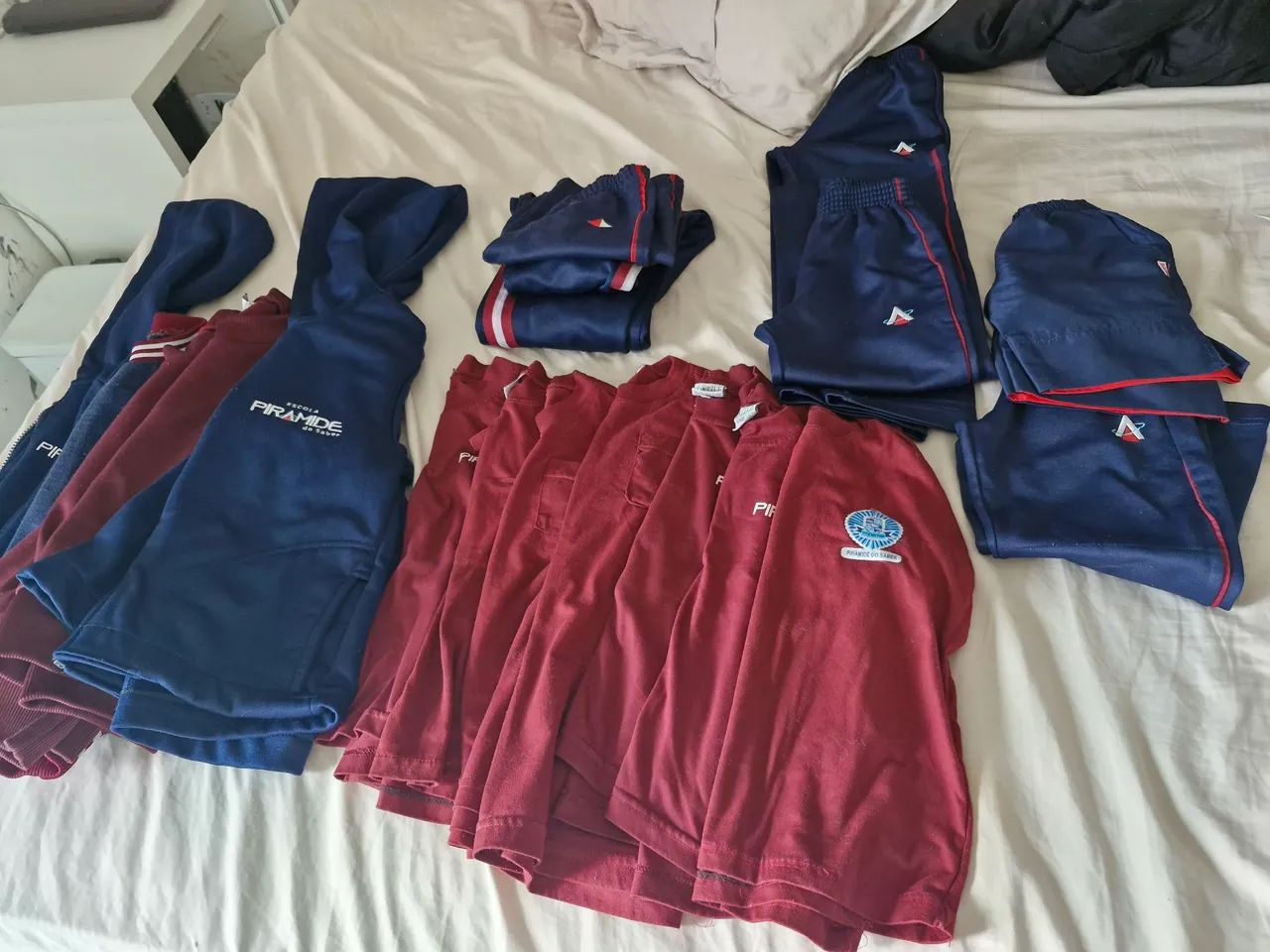 Uniforme pirâmide do saber 