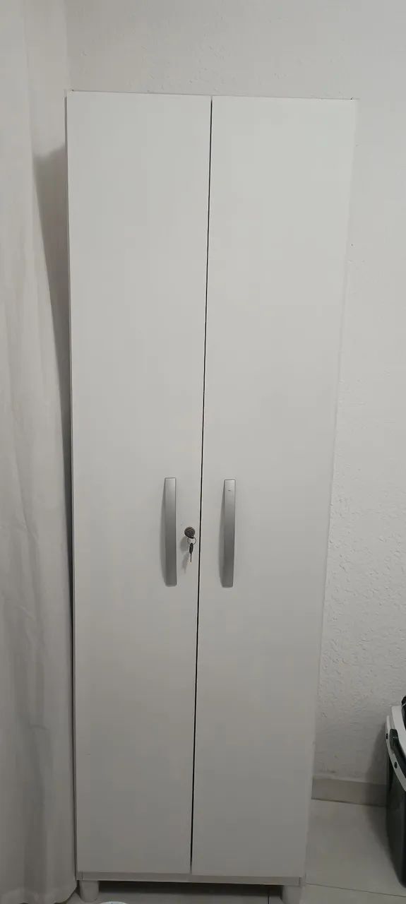 Armário multiuso 
