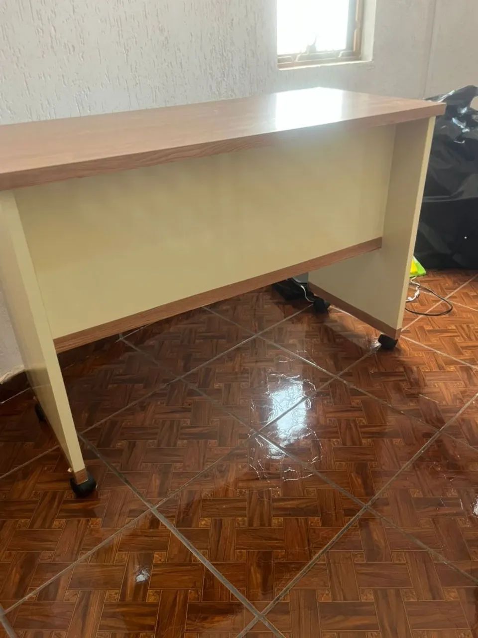 Mesa de escritório com rodinhas  - Foto 4