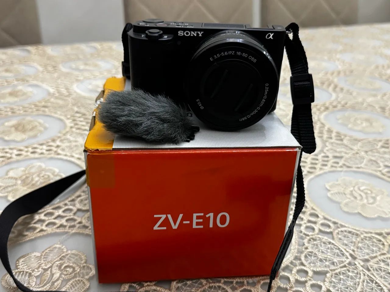 Câmera Sony Alpha ZV-E10 