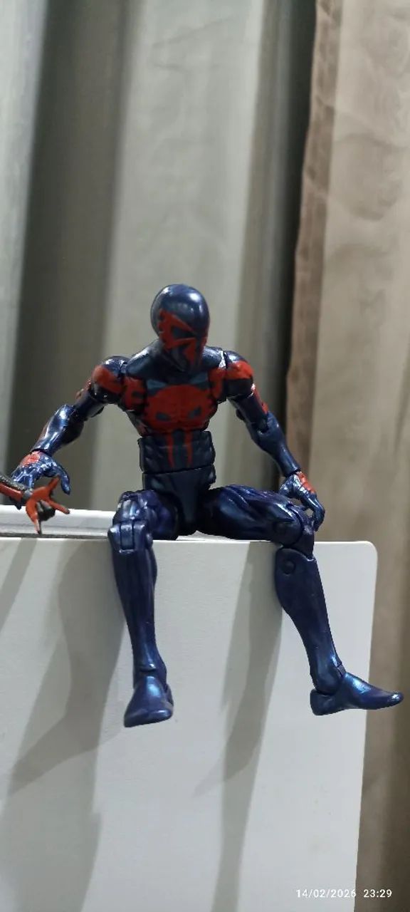 Homem aranha 2099 Marvel legends  - Foto 4