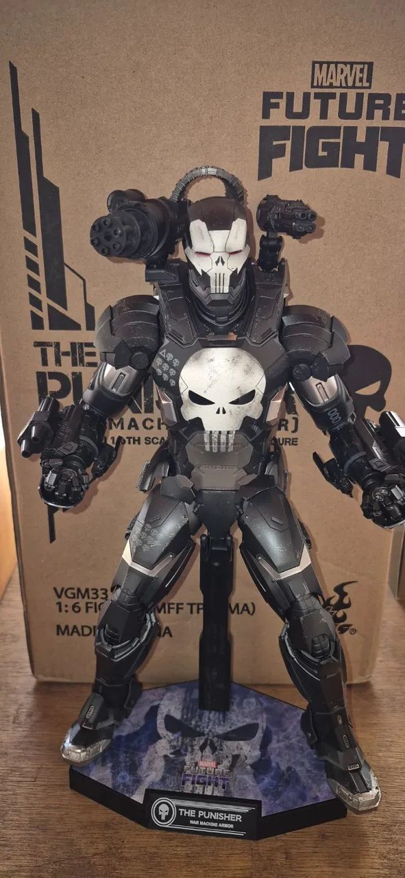 Hottoys The Punisher War Machine 1/6