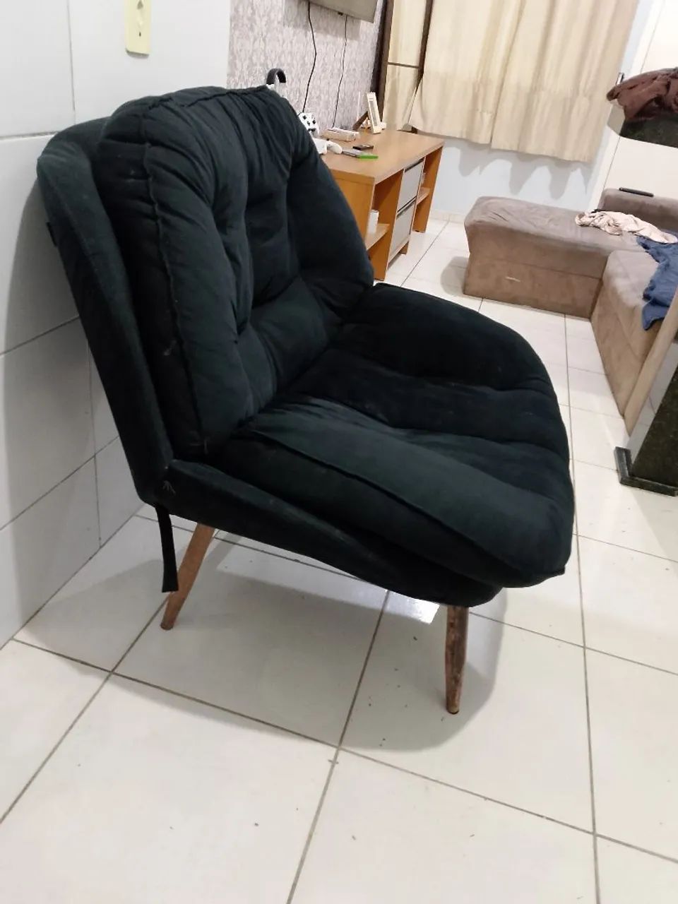 Poltrona Preta semi nova - Foto 2
