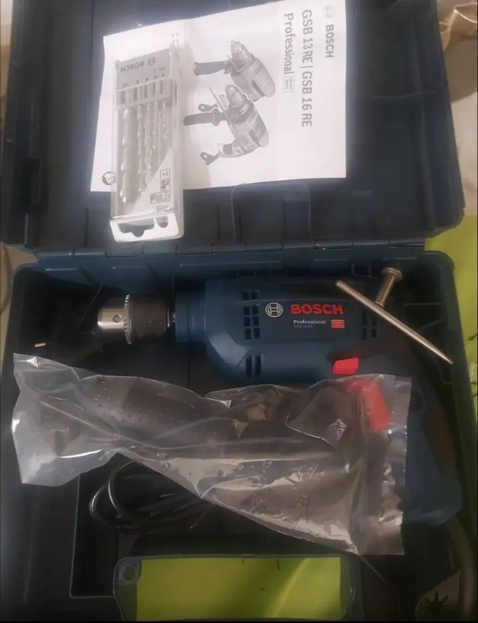 Furadeira e parafusadeira Bosch 750w - Foto 4