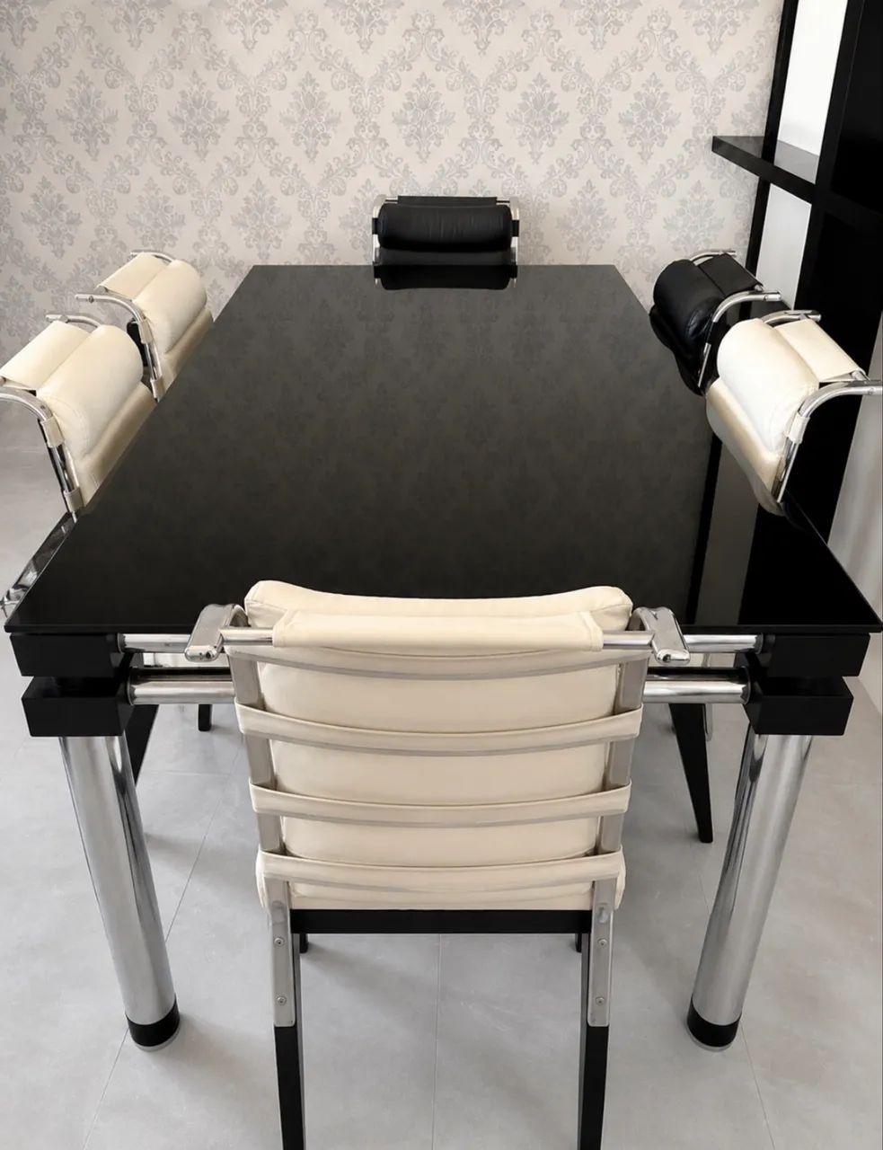 Mesa de Jantar Moderna com 6 Cadeiras - Excelente Estado
