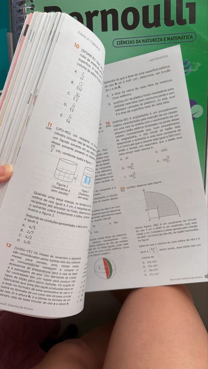 VENDO COLEÇÃO COMPLETA BERNOULLI 2 ANO EM ÓTIMO ESTADO - Foto 3