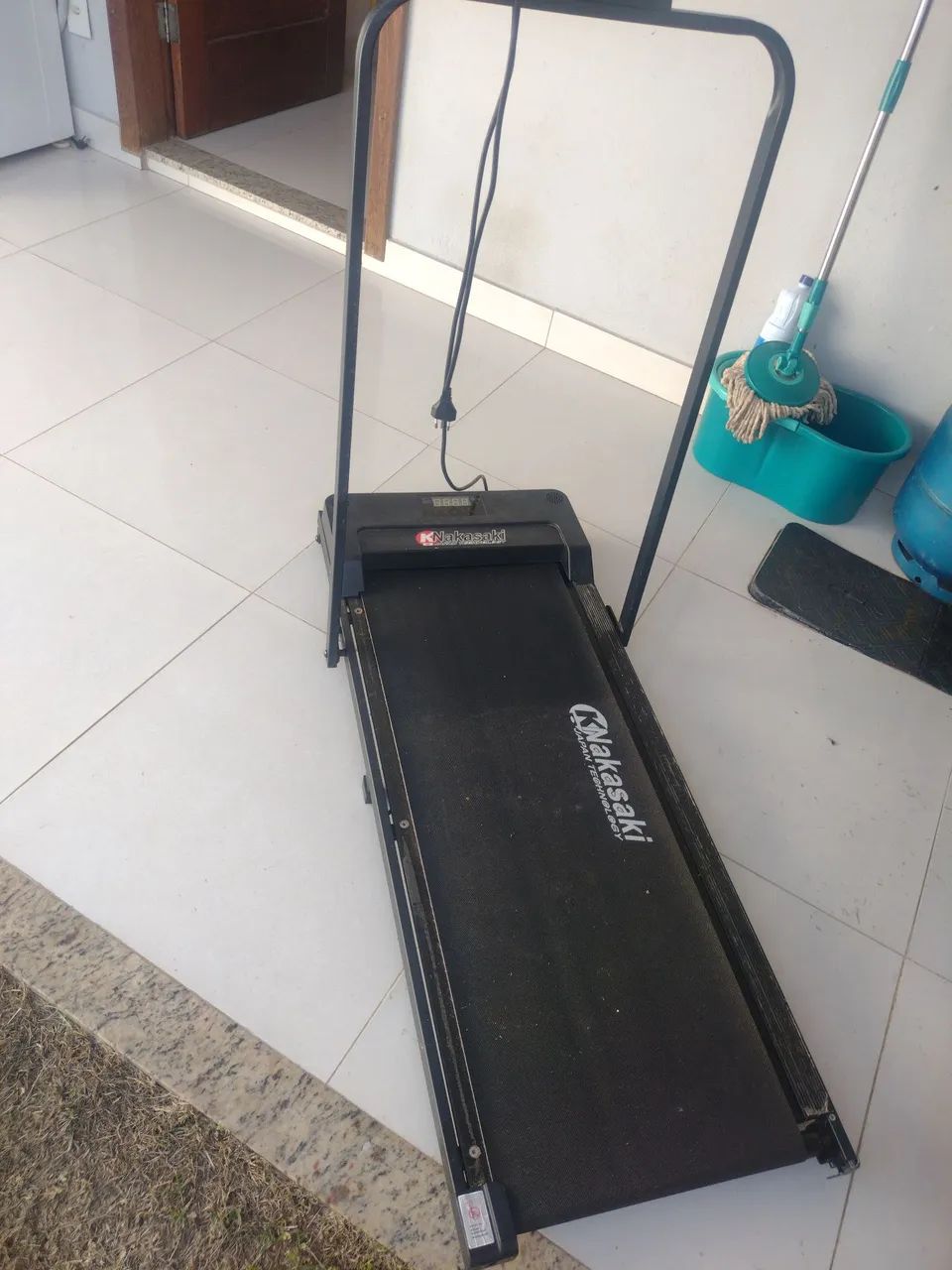 vende-se esteira ergométrica  - Foto 2