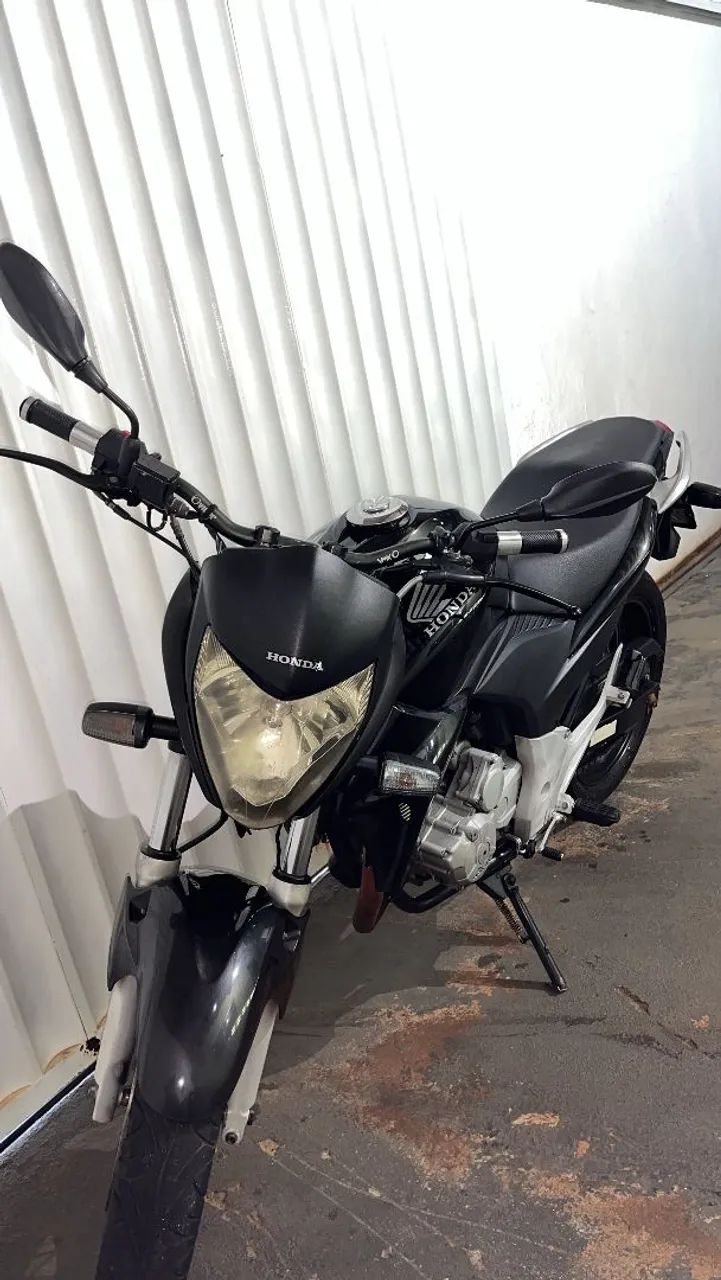 Honda CB 300 - Foto 2