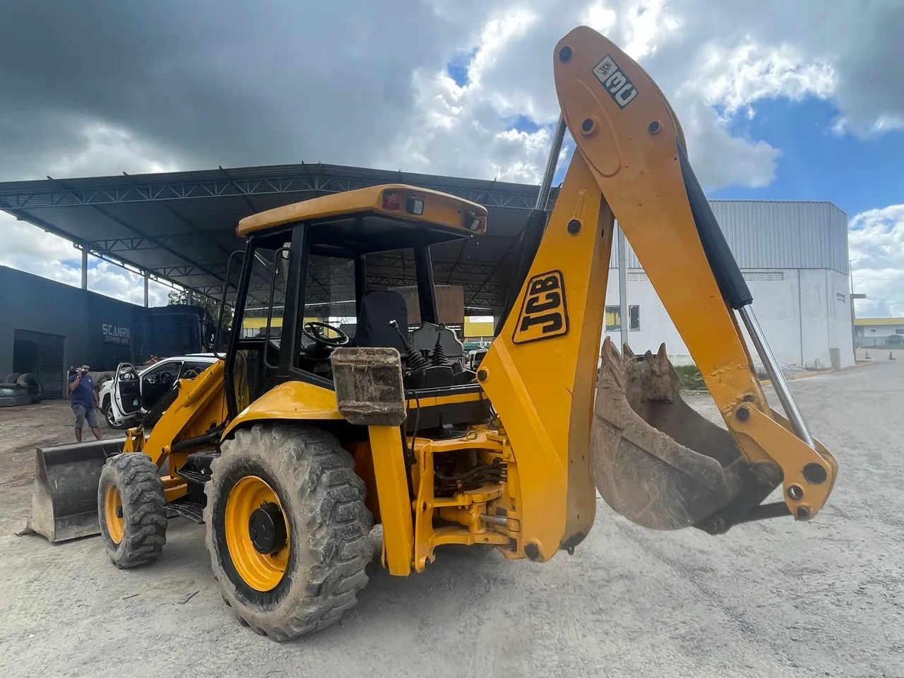 Retroescavadeira c3 jbc 115.00 - Foto 2