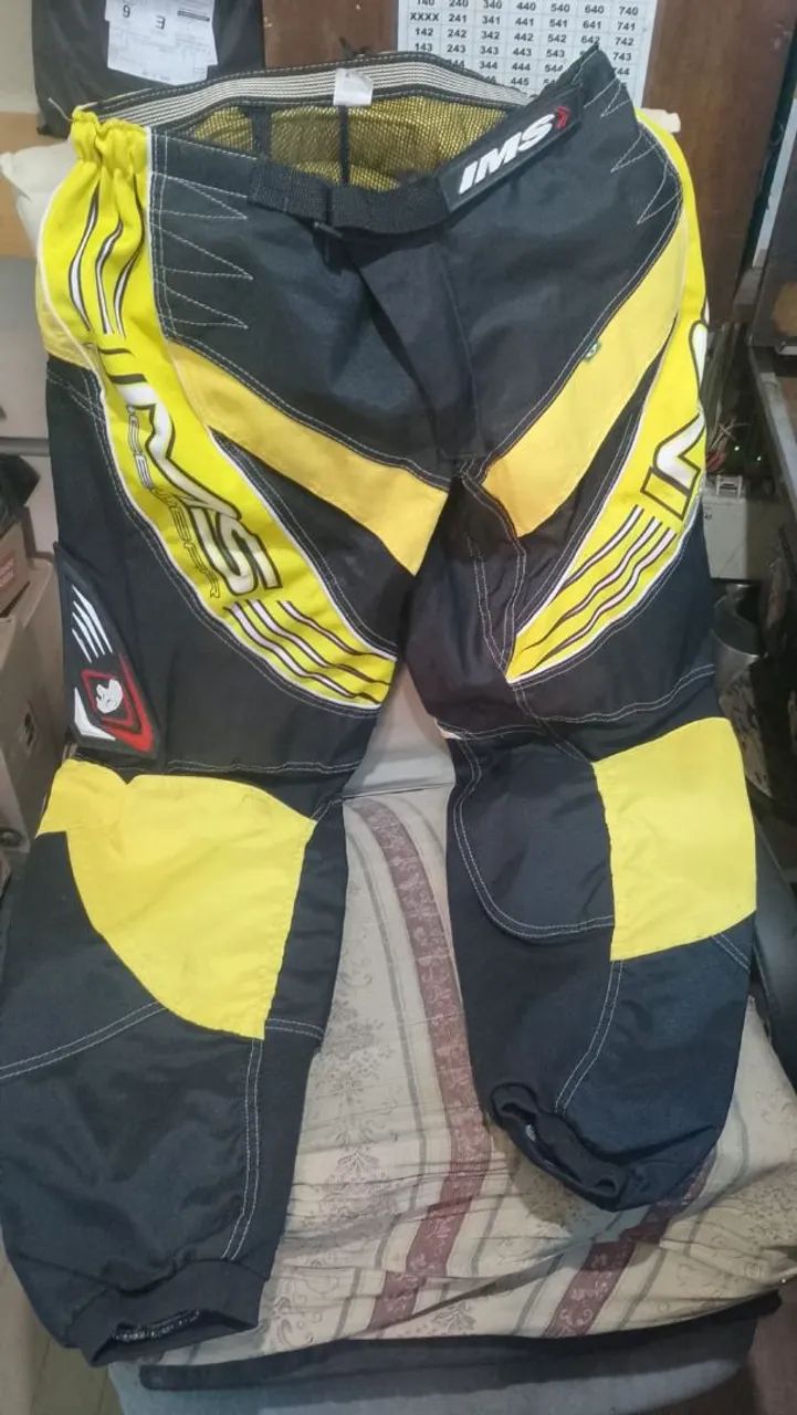 Calça de motoqueiro 