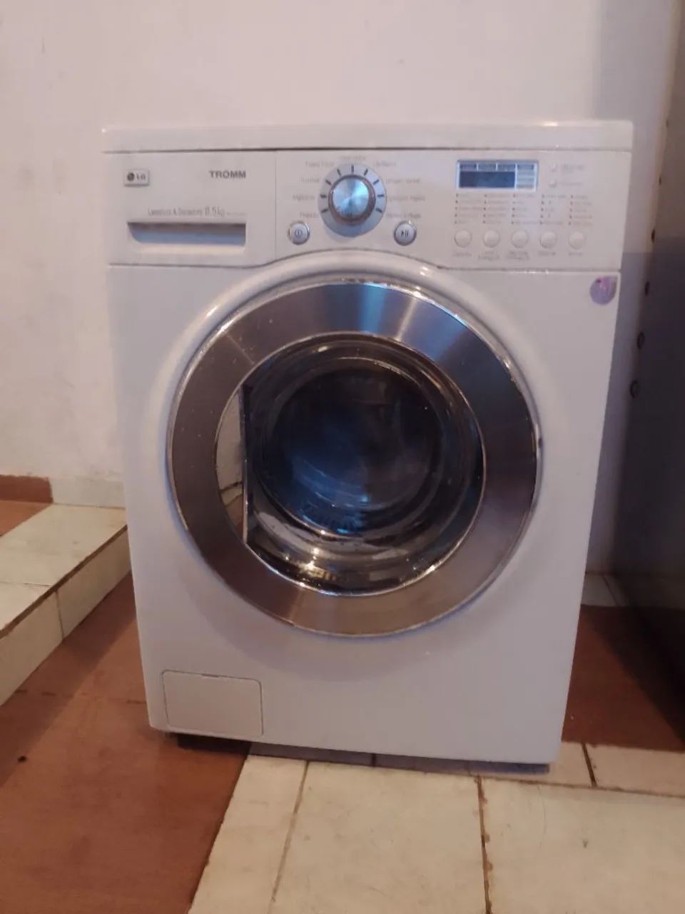 Vende-se lava e seca LG sistema inverter 8,5kg 