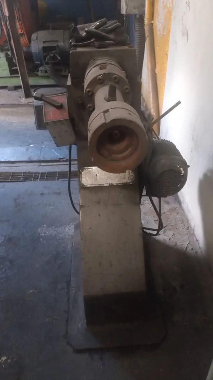 OPORTUNIDADE  EXTRUSORA DE BORRACHA EM EXCELENTE ESTADO - Foto 2