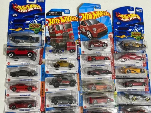 HOTWEELS LOTE COM 30 MINIS - Foto 2
