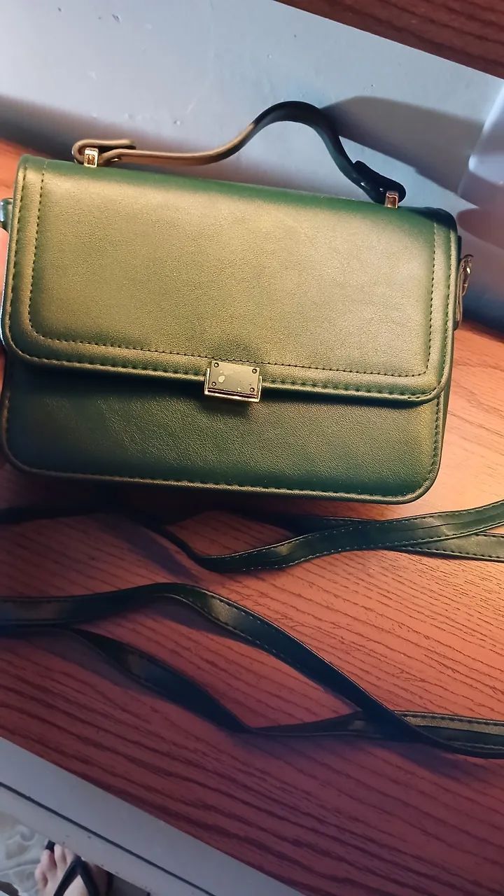 Bolsas feminina em bom estado de conservação 