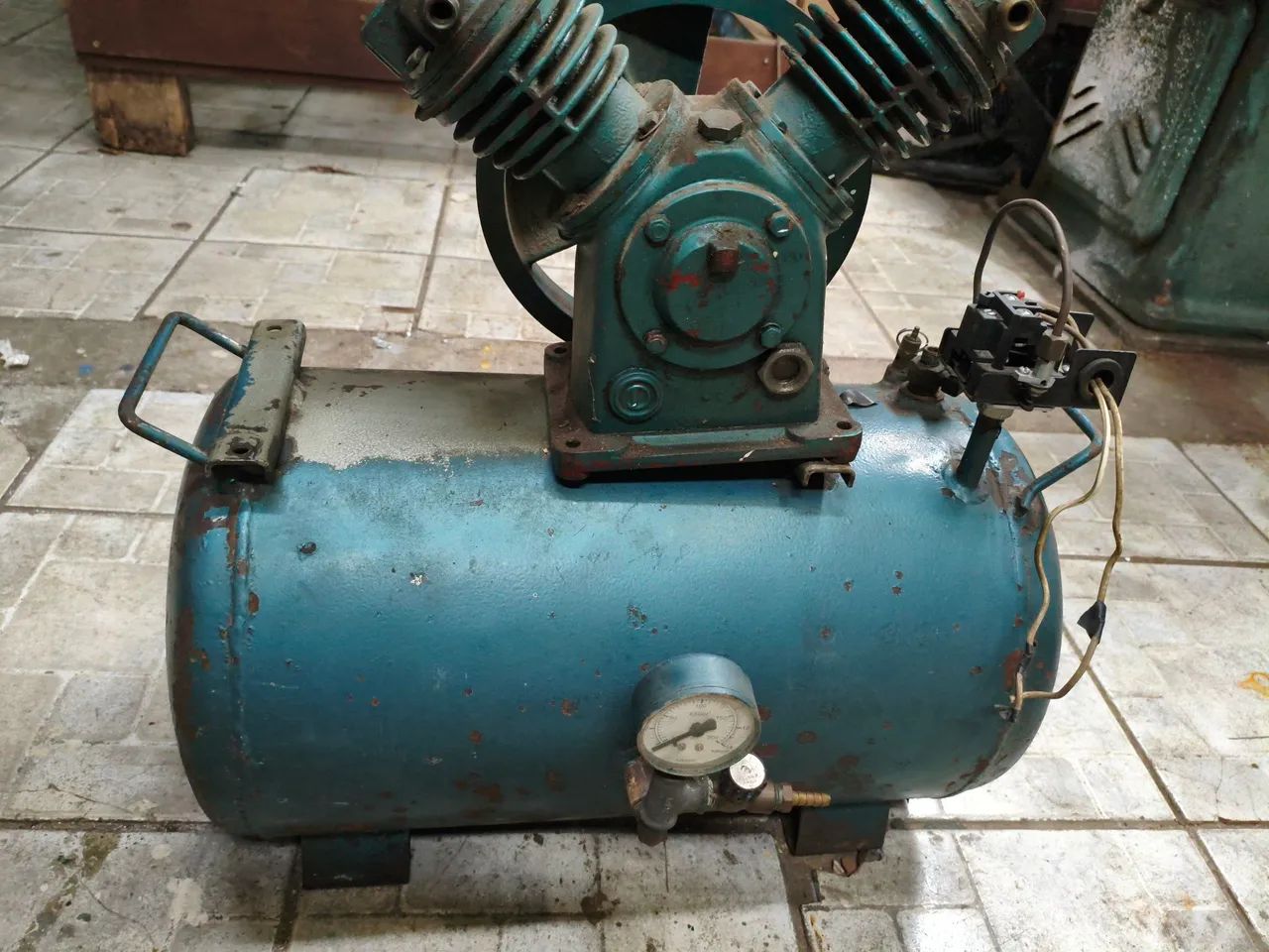 Compressor odontológico  - Foto 3