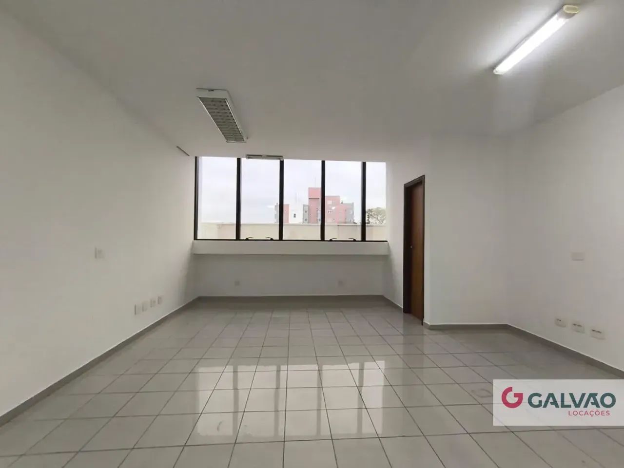 Sala/Conjunto Comercial no Ahú de 47,98 m² - 33589.025-GL