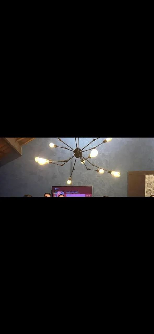 Lustre decorativo com  lampadas