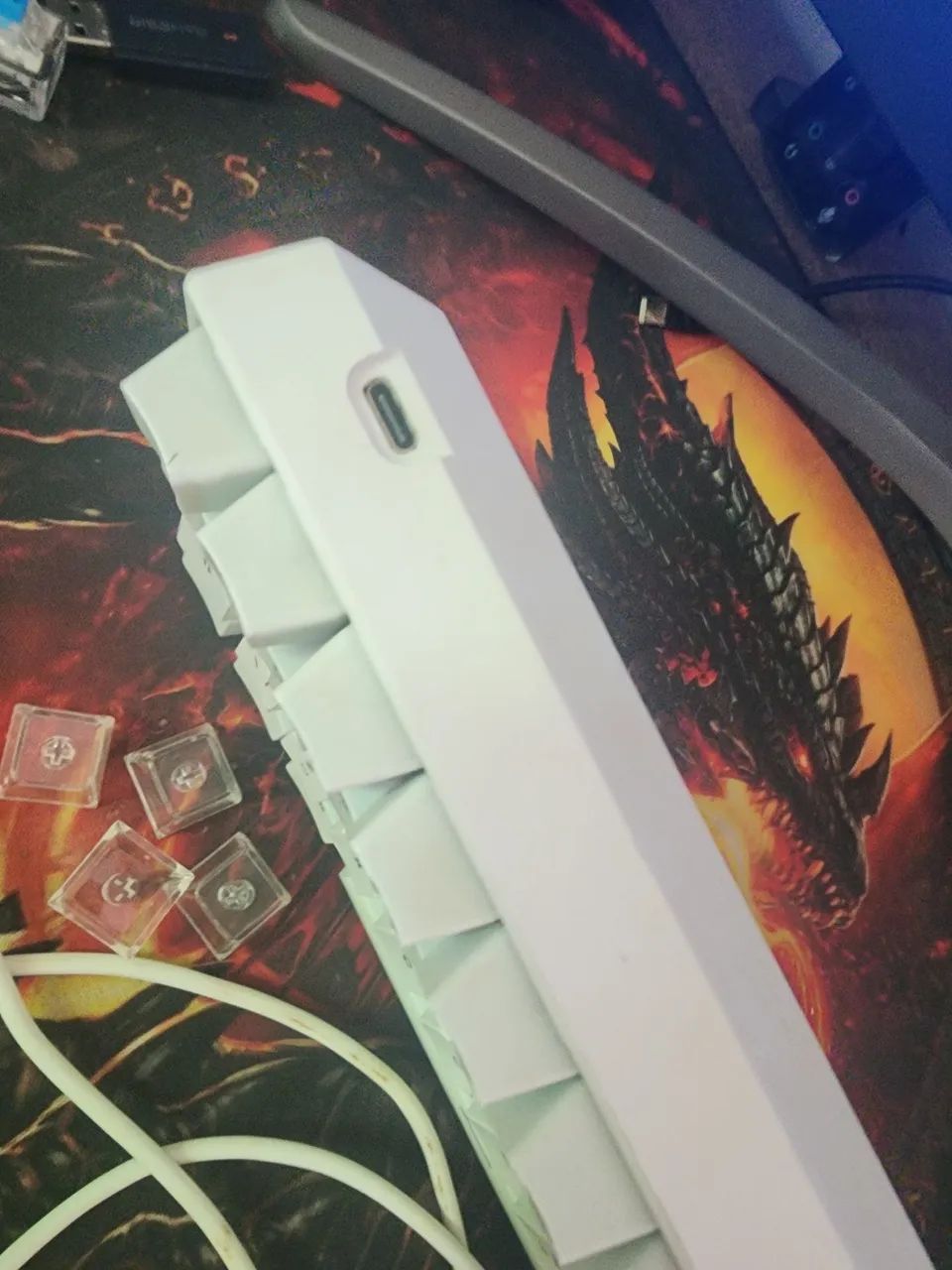 Teclado mecânico husky blizzard 60% branco (usado) COM FIO - Foto 3