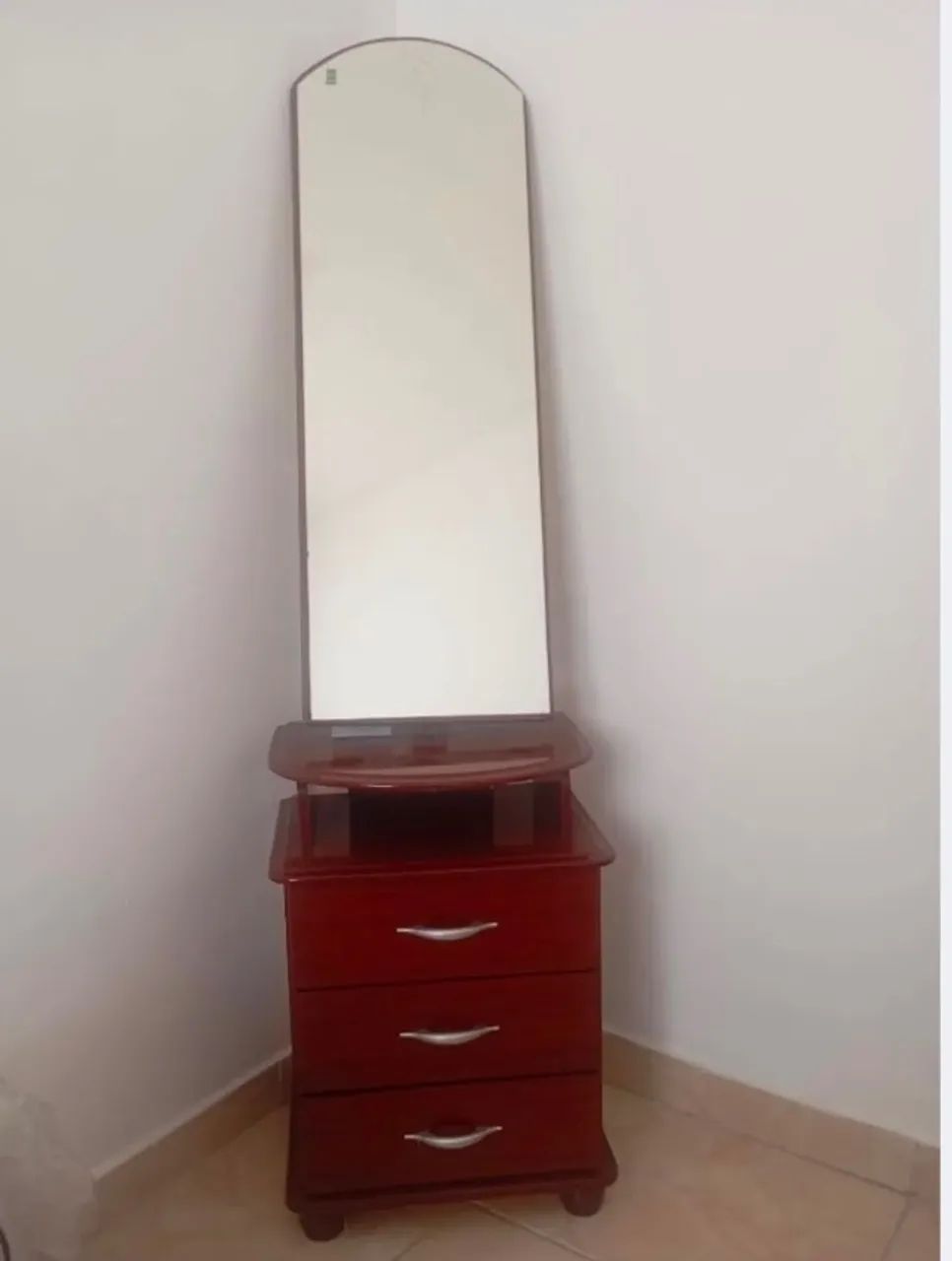 Cômoda espelhada 