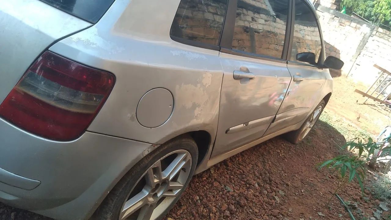 Fiat Stilo 1.8/ 1.8 Connect 8V 103cv 5P 2005 - Foto 2
