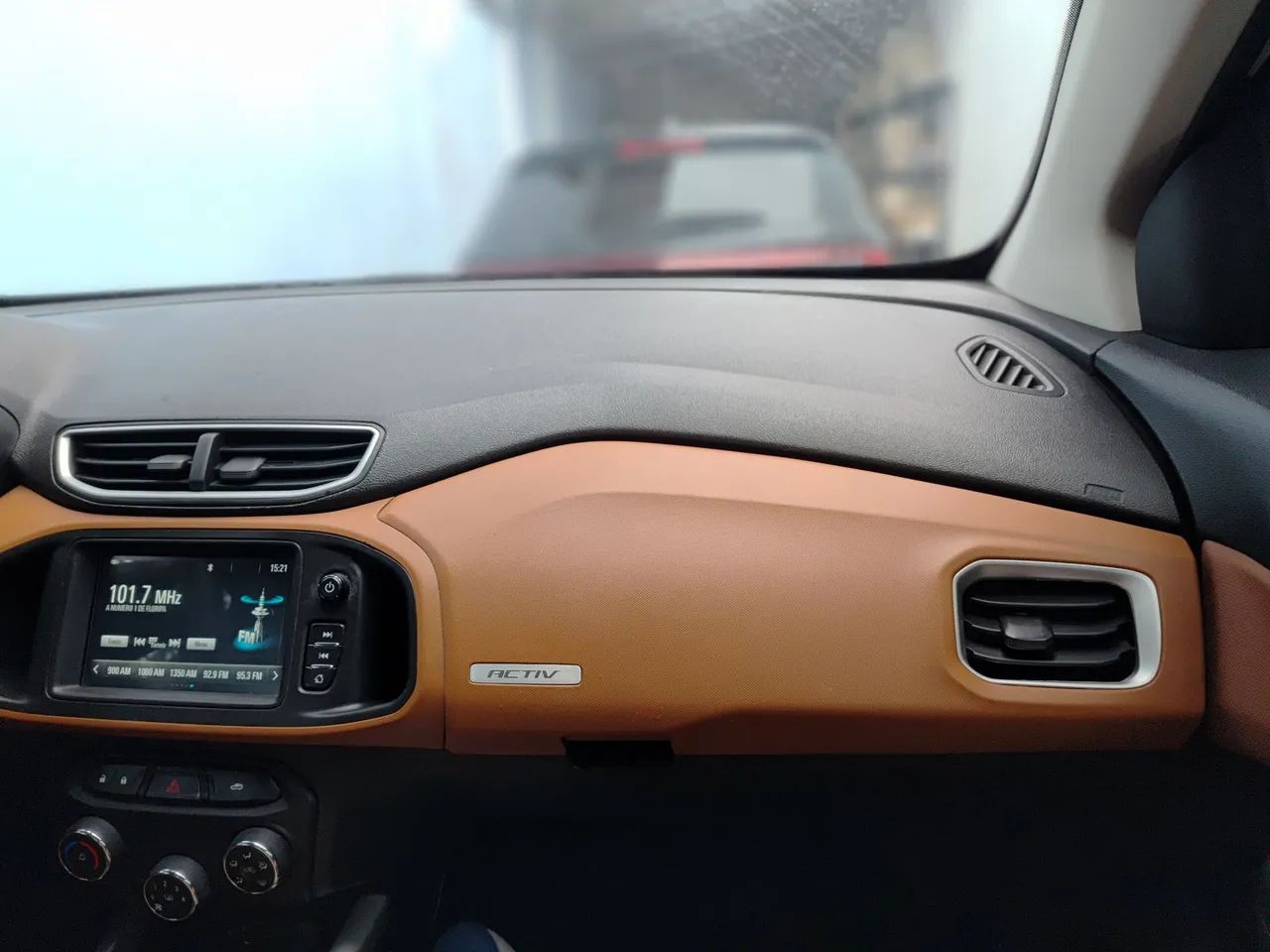 Chevrolet Onix Activ 1.4 8V Flex Mec. 4P 2018 - Foto 5
