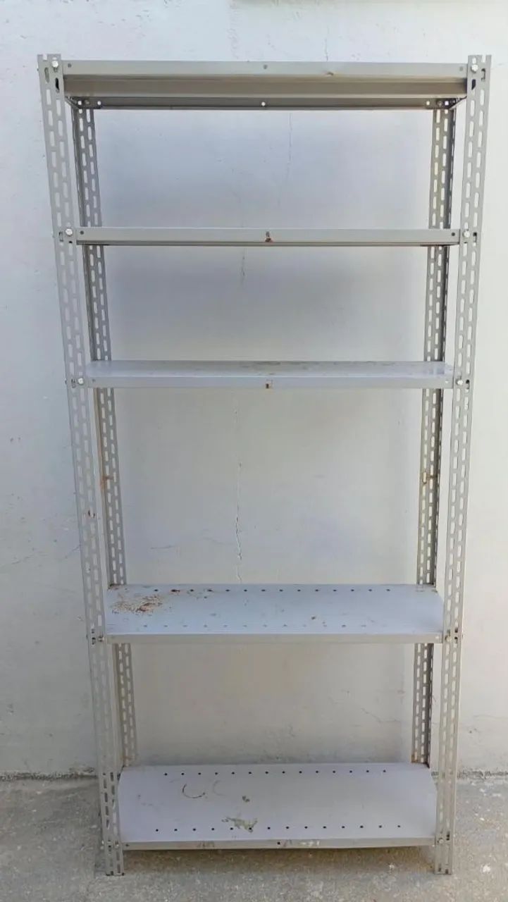Estante de ferro 