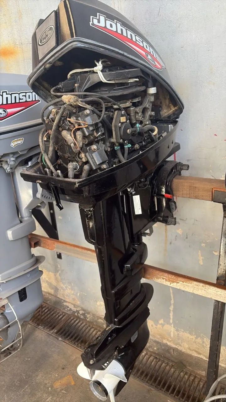 Motor Johnson 25HP  - Foto 2
