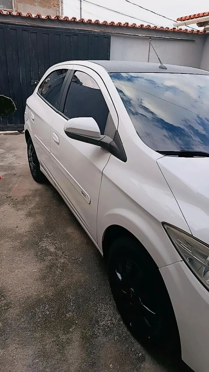 Chevrolet Onix ONIX HATCH LT 1.0 8V FlexPower 5p Mec. 2015