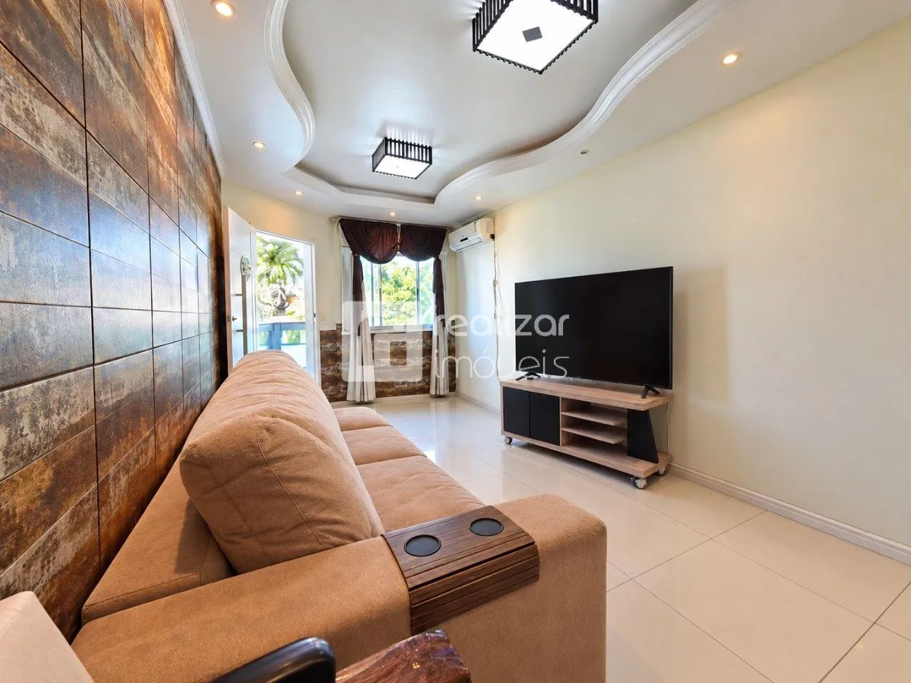 Casa 4 dormitórios, sendo 2 suítes, em Capoeiras - Foto 2