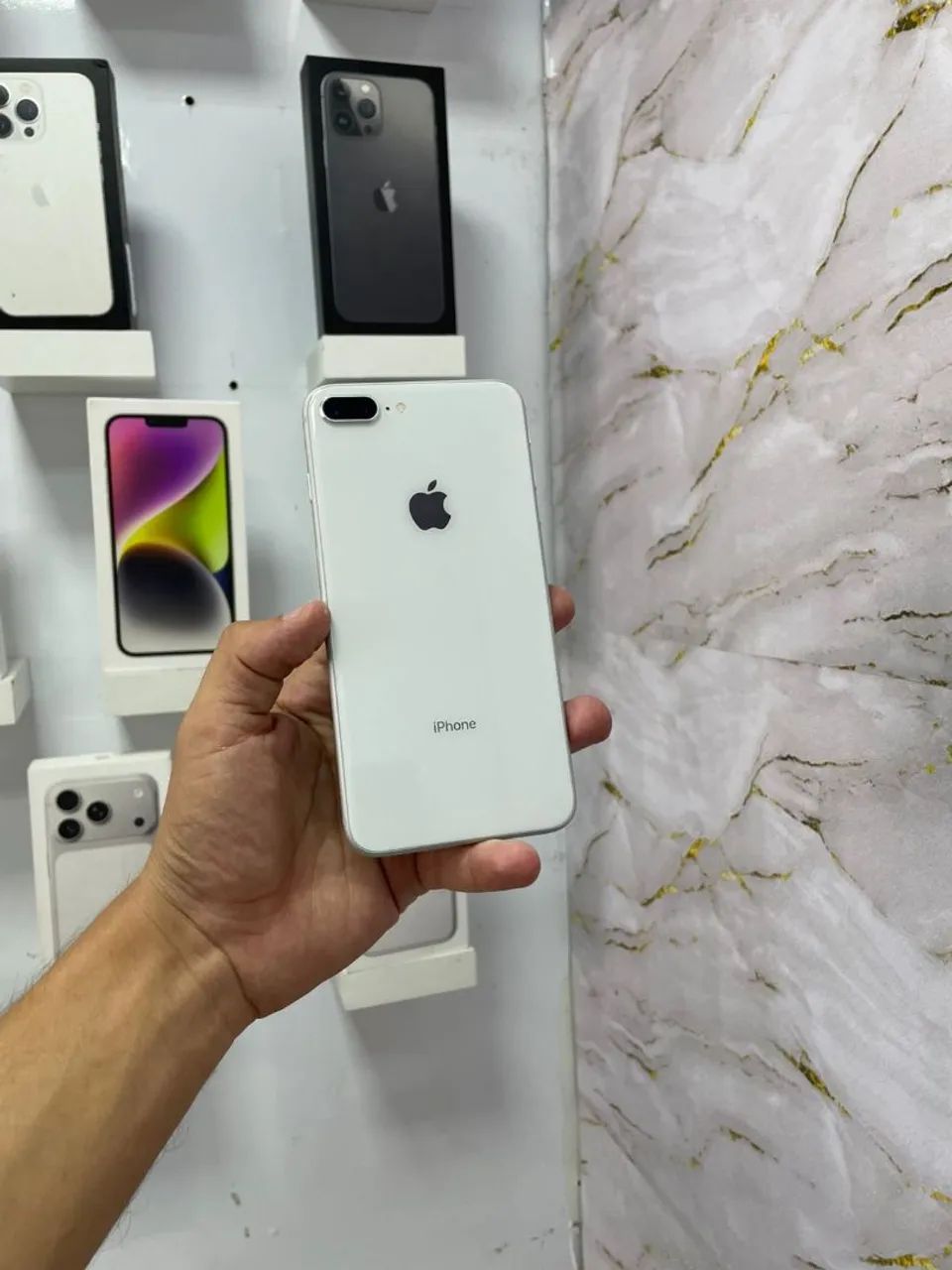 iPhone 8 Plus - 64GB<br>?599,00
