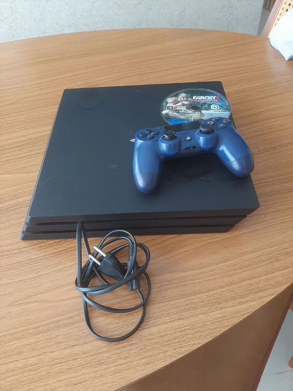 PS4 Pro 1tb perfeito funcionando tudo 100% - Foto 4