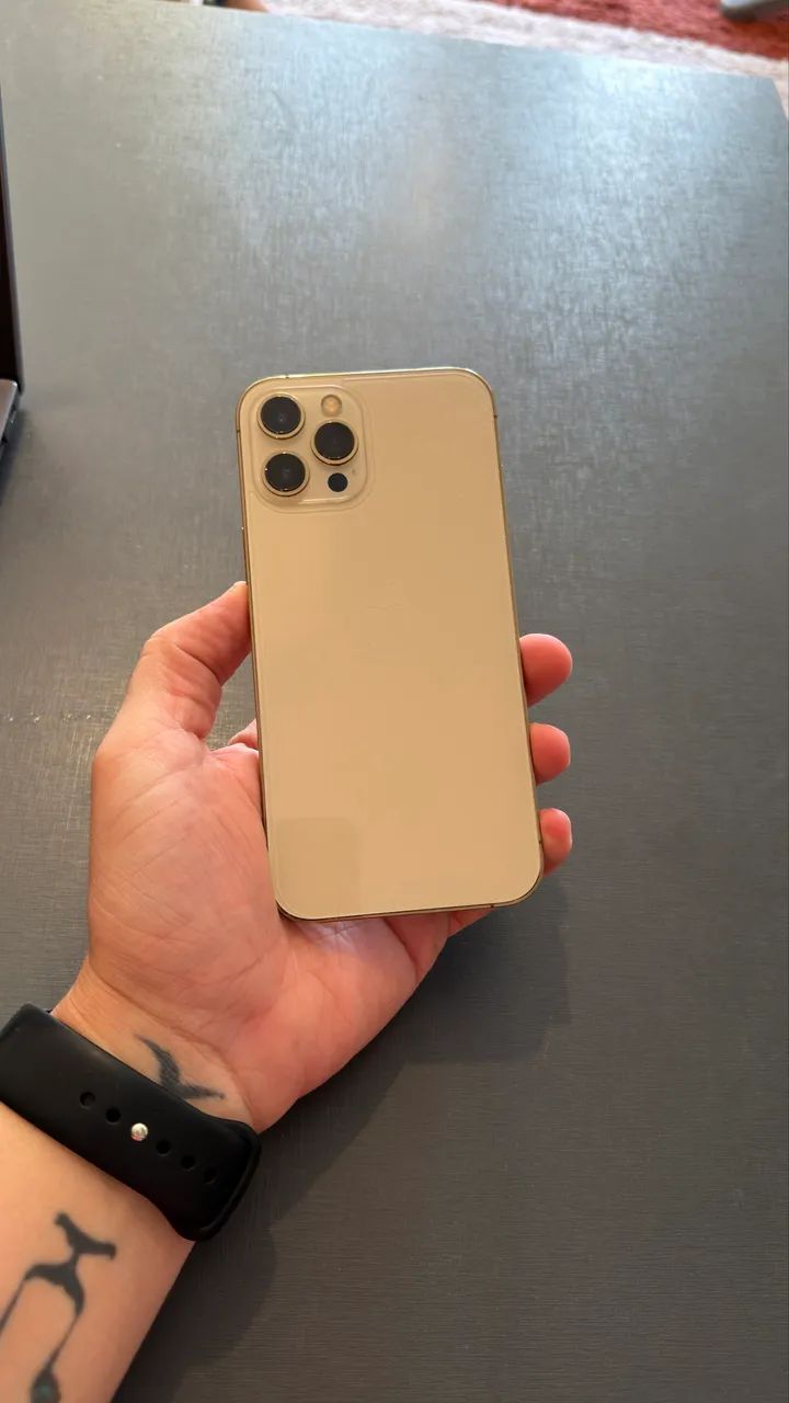 IPHONE 12 Pro Max Dourado  - Foto 5