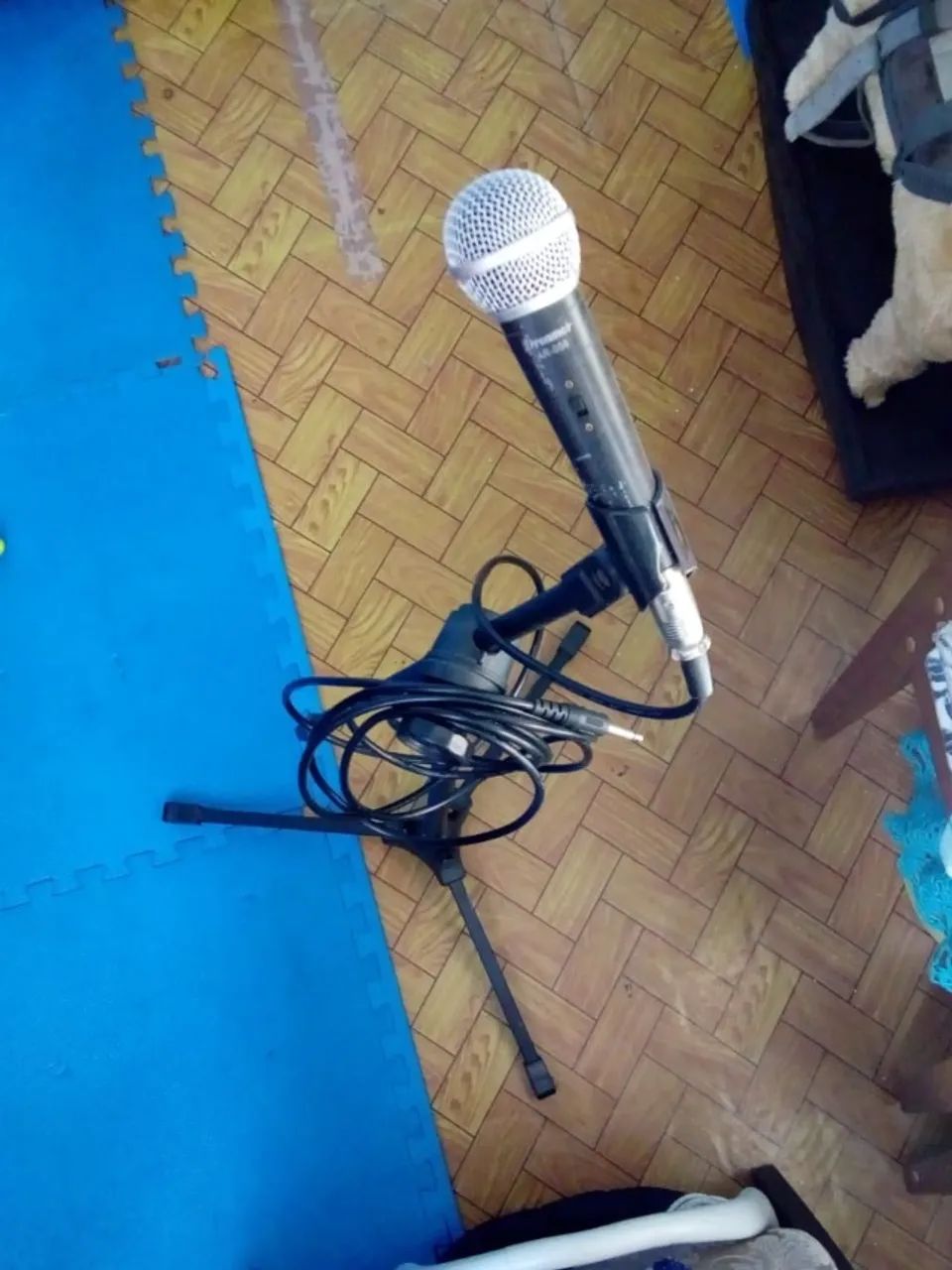 Microfone e suporte 