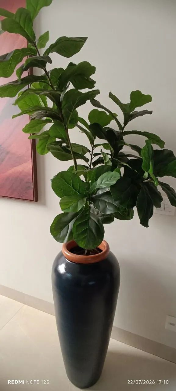 Vaso grande  com planta artificial  - Foto 5