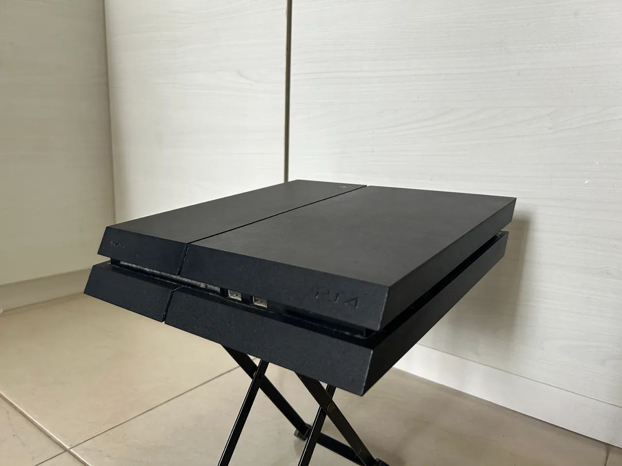 PS4 + 3 JOGOS + 3 CONTROLES - Foto 3