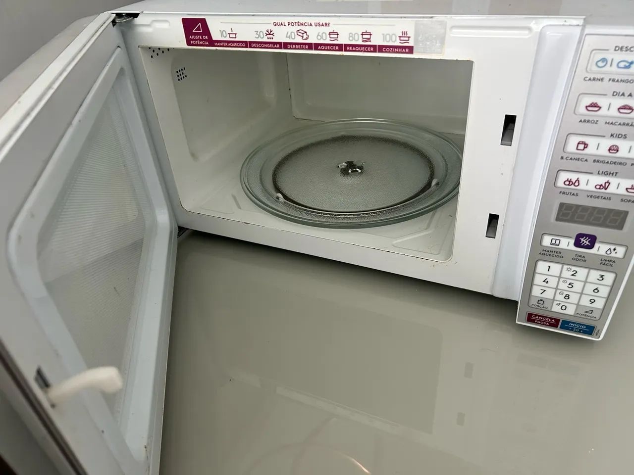 Preço negociável - Com defeito, para retirada de peças  - Foto 2