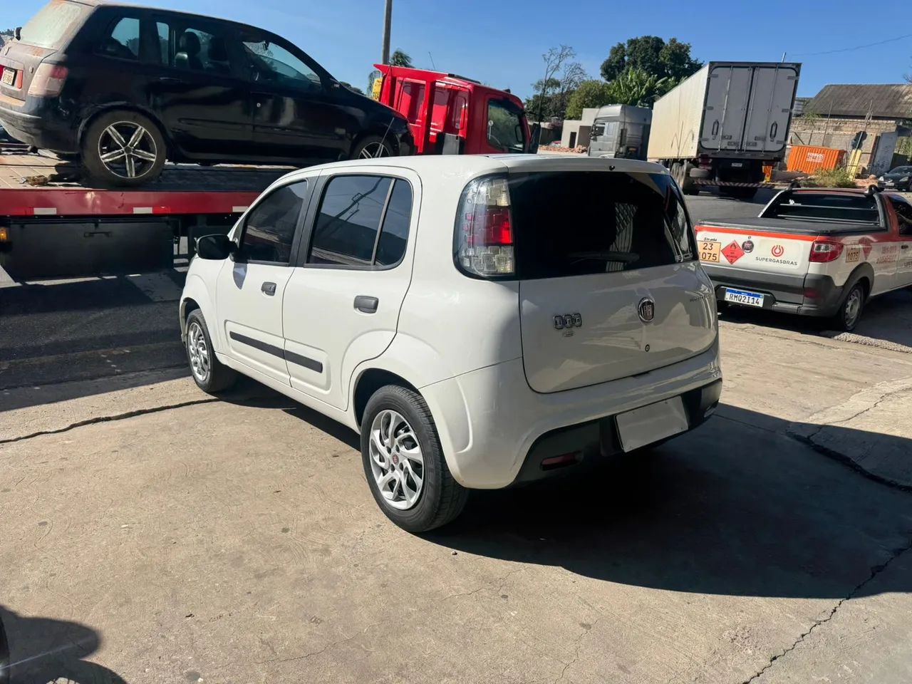 Fiat Uno Attractive 1.0 Flex 6V 5P 2017 - Foto 3