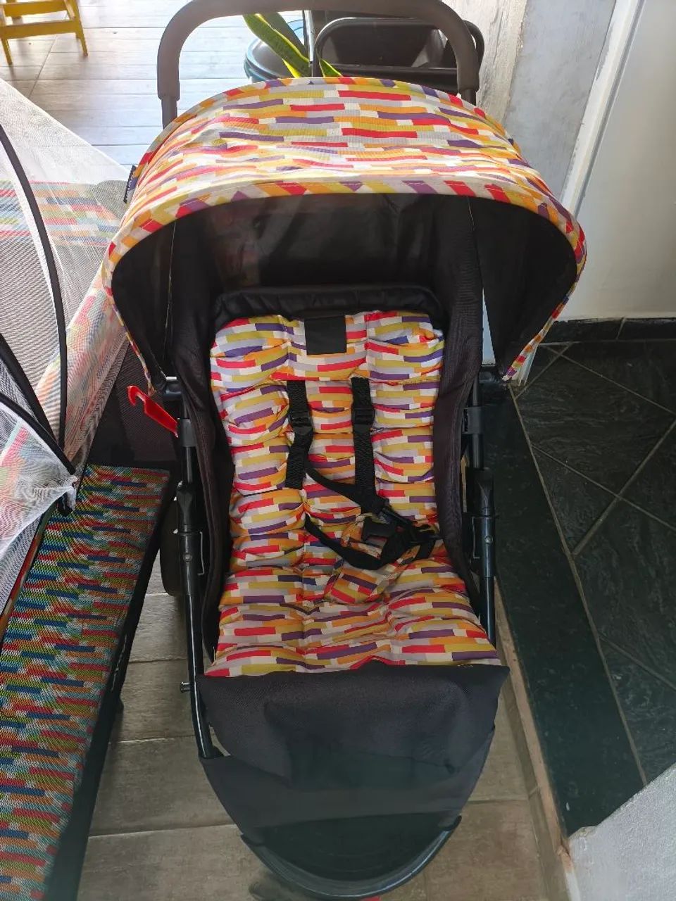 Carrinho de bebê, com o berço  - Foto 3