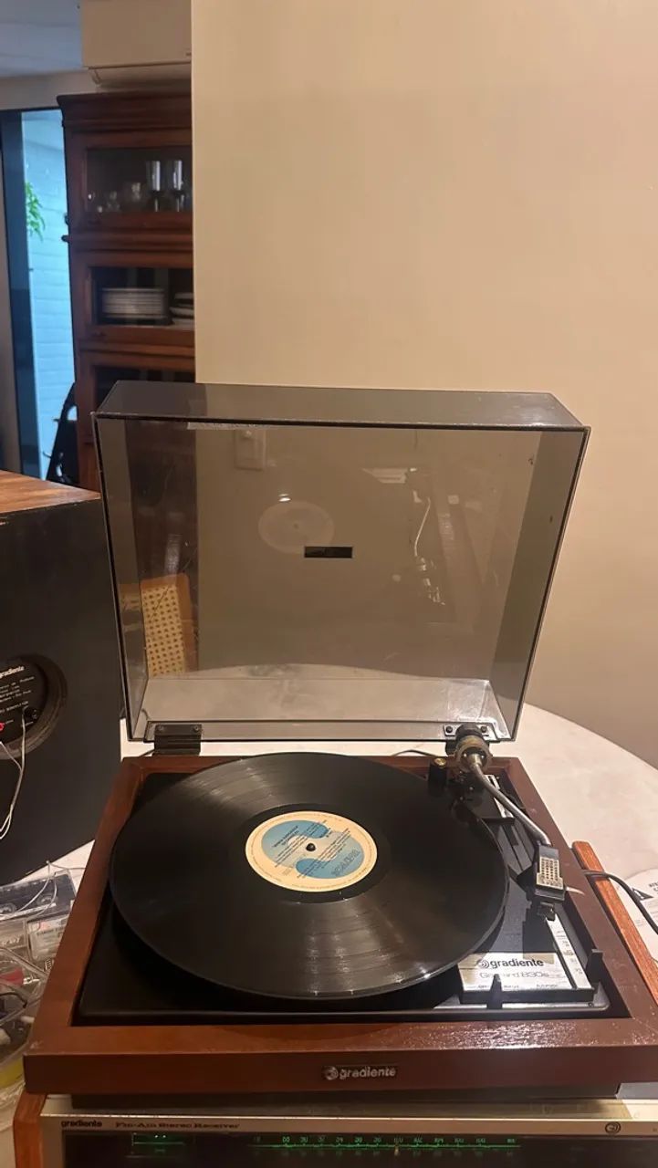 Toca discos Gradiente Garrard 830s - Foto 2