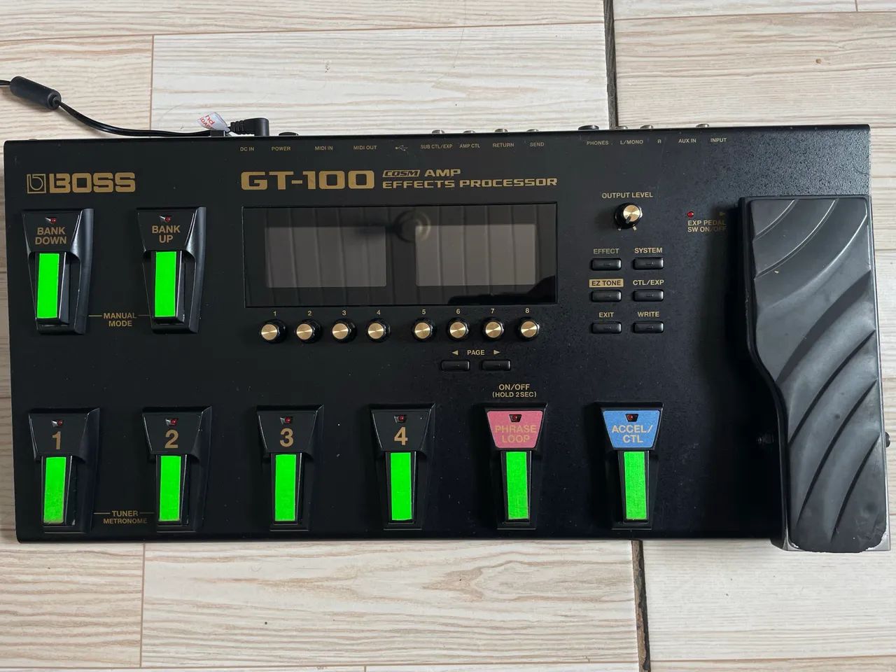 Boss GT100