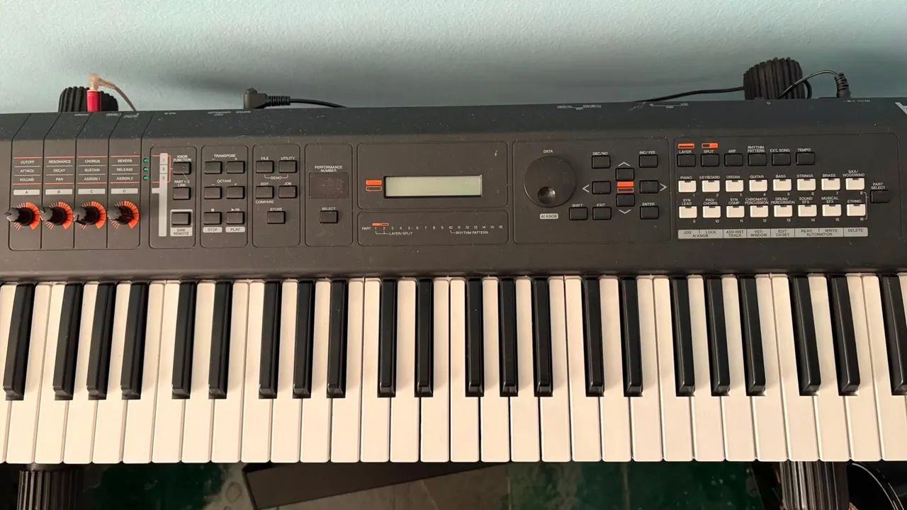 Teclado Yamaha MX61 - Foto 4