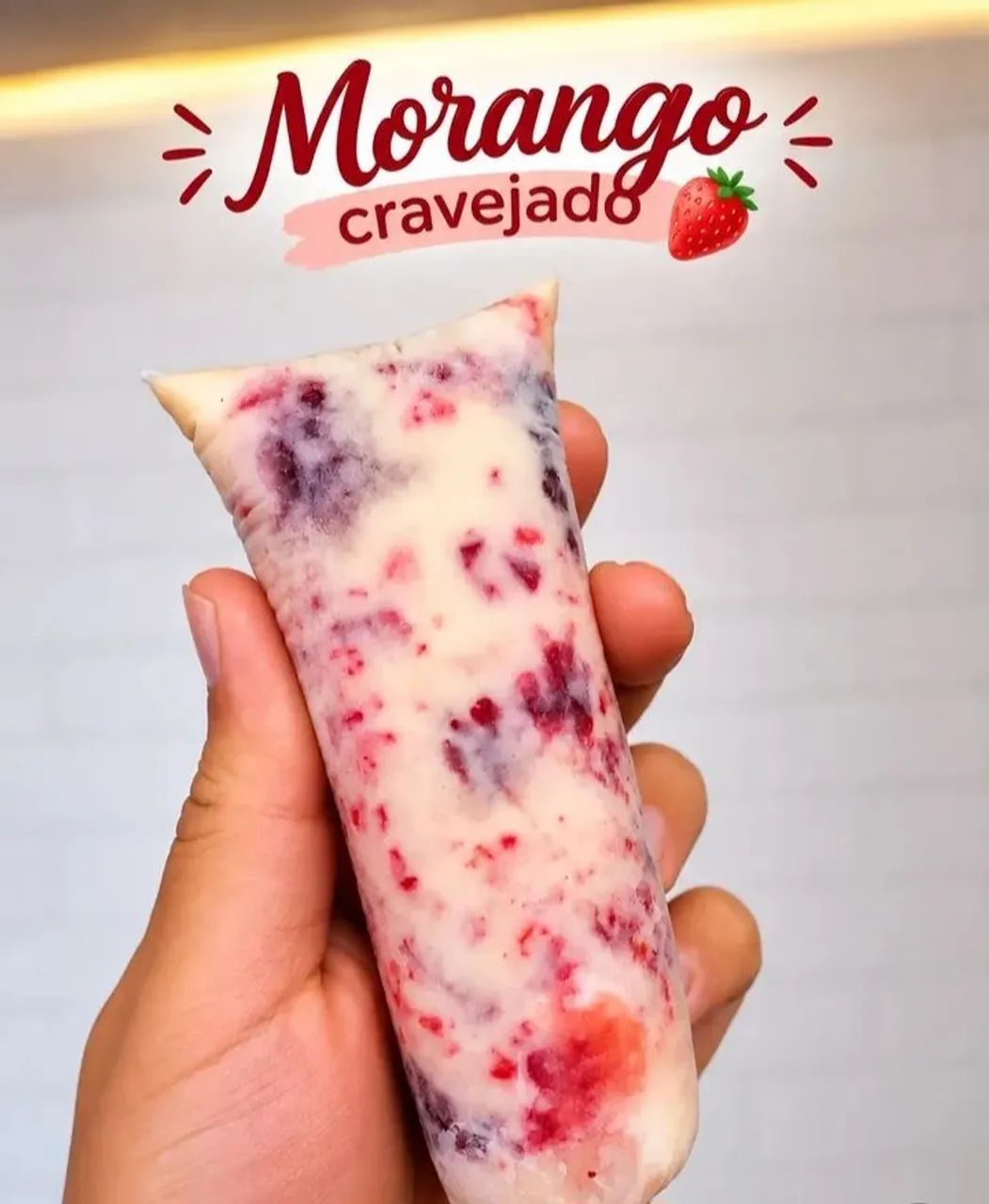 Dindin Gourmet de Morango Cravejado 