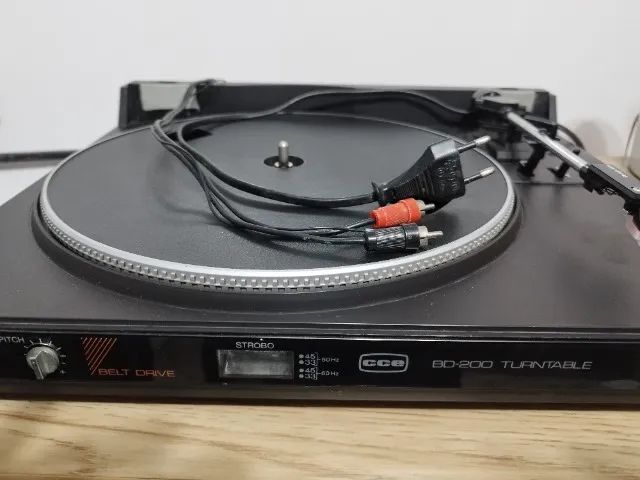 Toca discos CCE BD-200 - Foto 2