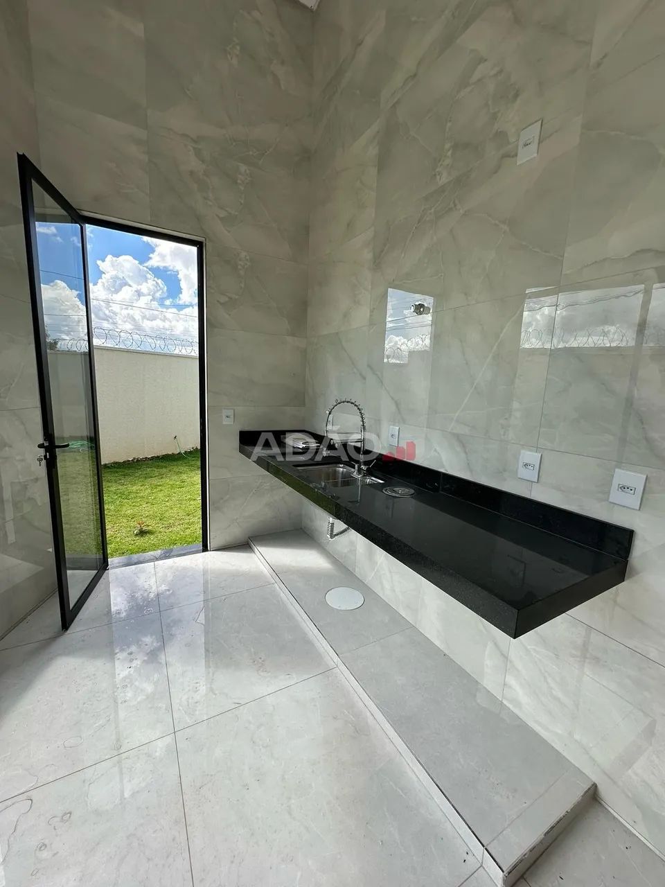 Casa Moderna com Pé Direito Duplo - Foto 5