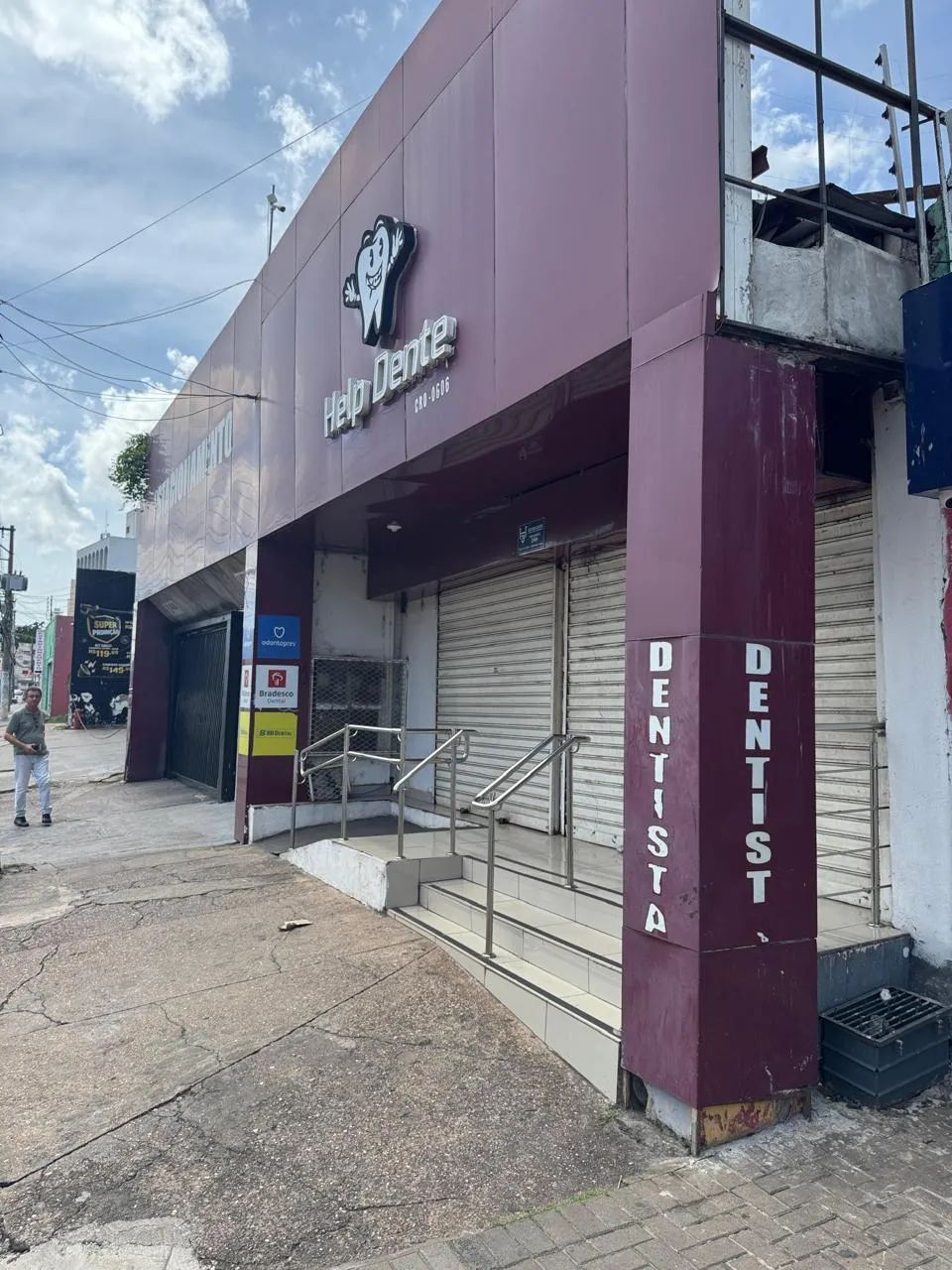 Imóvel Comercial na Av. da Prainha